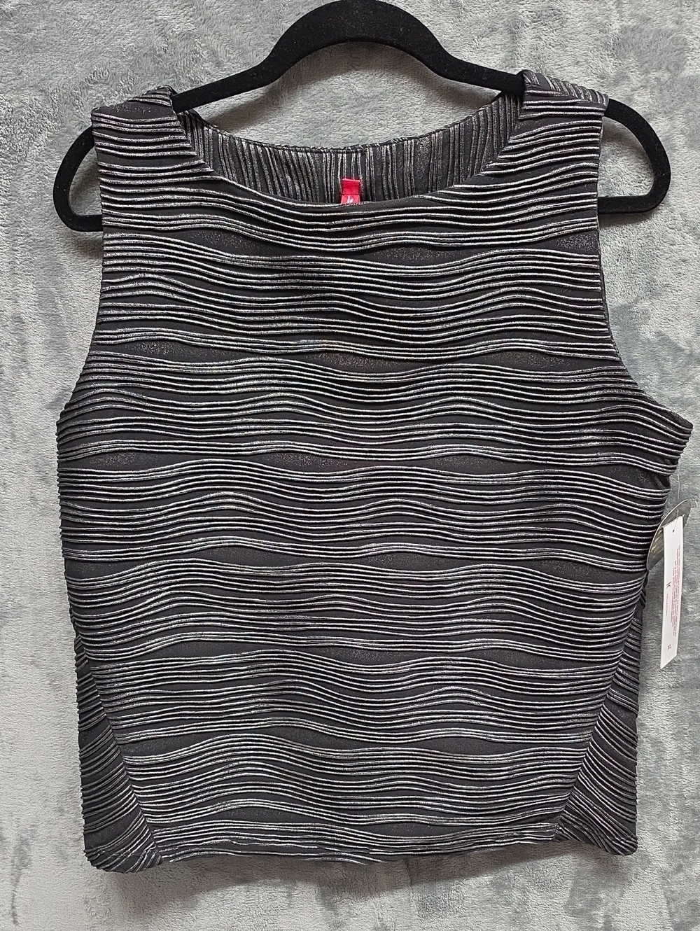 Wave-Textured Sleeveless Dressy Tank Top in Black and Silver sz XL
